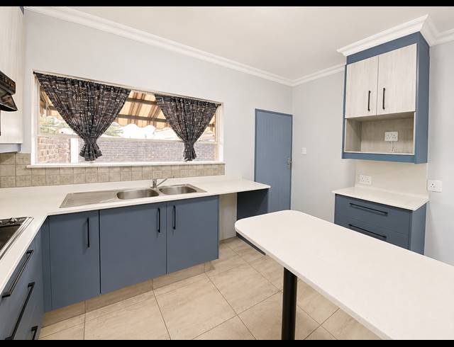 3 BEDROOM TOWNHOUSE FOR SALE IN THREE RIVERS
